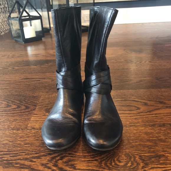 SOLD Nine West Elarao Boot - Picture 6 of 7